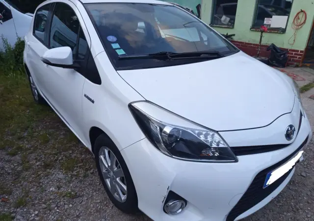 TOYOTA Yaris 