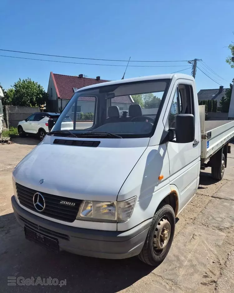 MERCEDES-BENZ 208 
