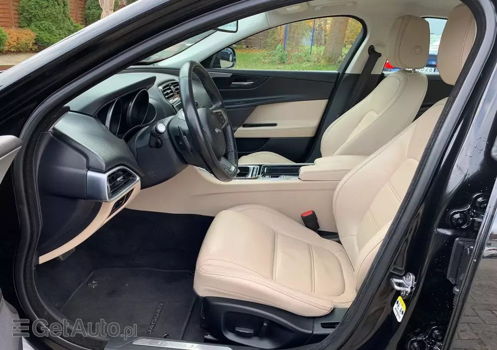 JAGUAR XE 2.0 D Prestige