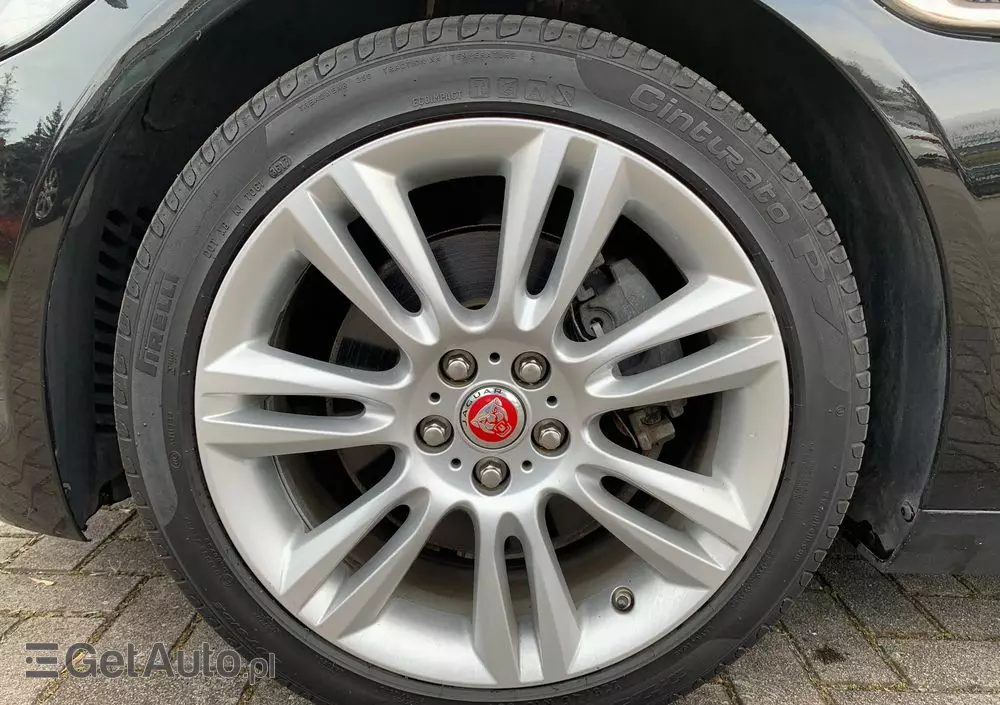 JAGUAR XE 2.0 D Prestige