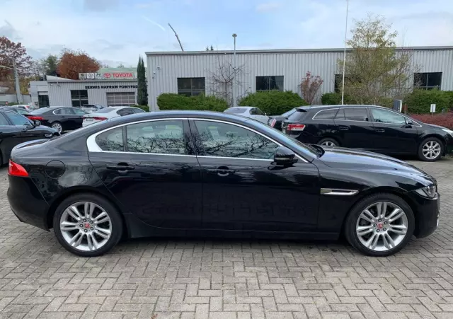 JAGUAR XE 2.0 D Prestige