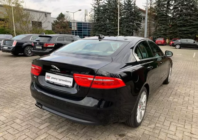 JAGUAR XE 2.0 D Prestige