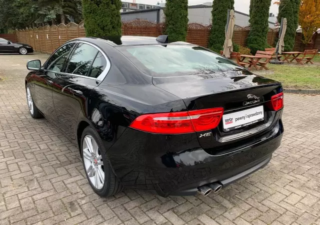 JAGUAR XE 2.0 D Prestige