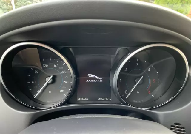 JAGUAR XE 2.0 D Prestige