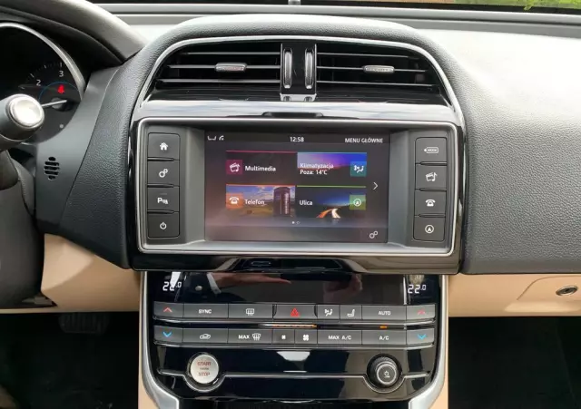 JAGUAR XE 2.0 D Prestige