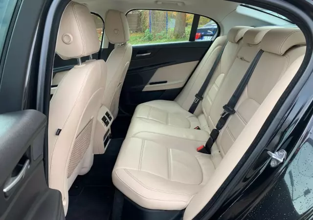 JAGUAR XE 2.0 D Prestige