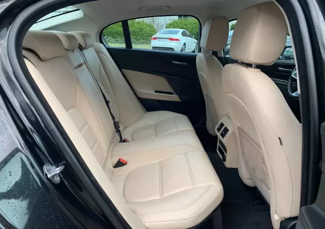 JAGUAR XE 2.0 D Prestige