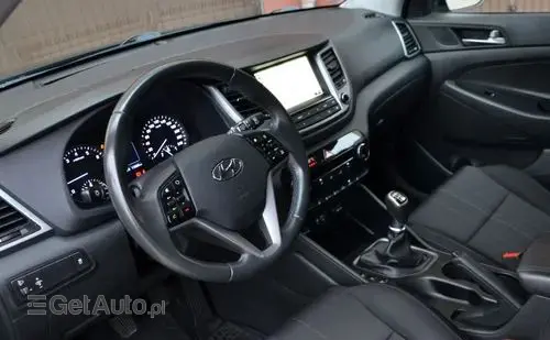 HYUNDAI Tucson 
