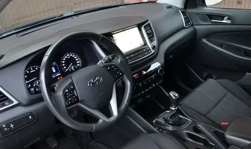 HYUNDAI Tucson 