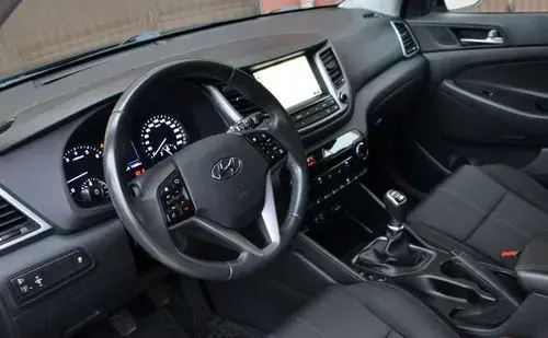 HYUNDAI Tucson 