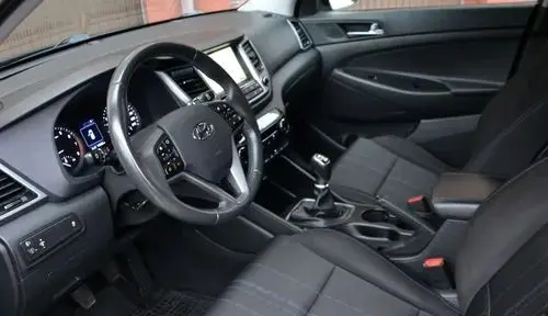 HYUNDAI Tucson 