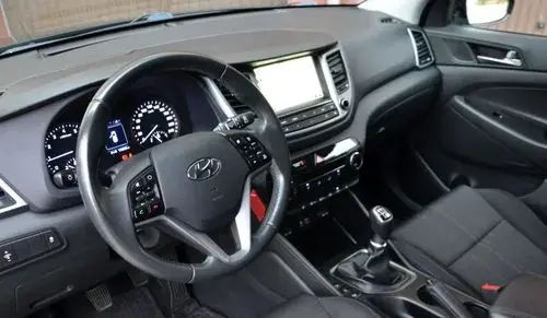 HYUNDAI Tucson 
