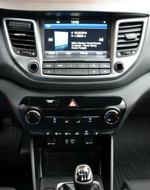 HYUNDAI Tucson 
