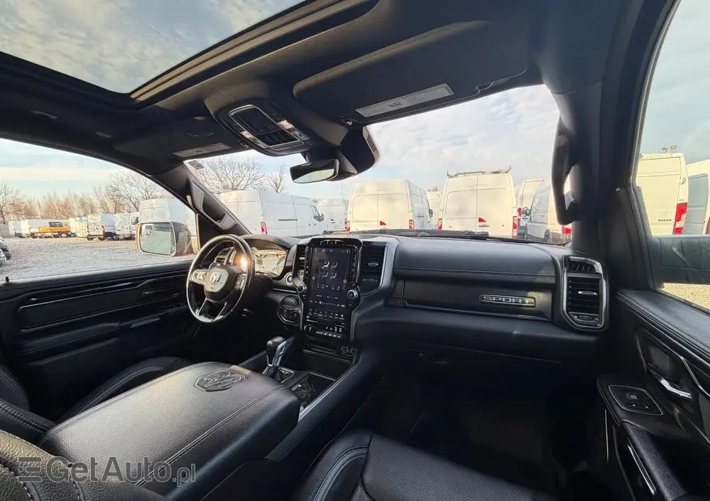 RAM 1500 Crew Cab Shortbed Laramie