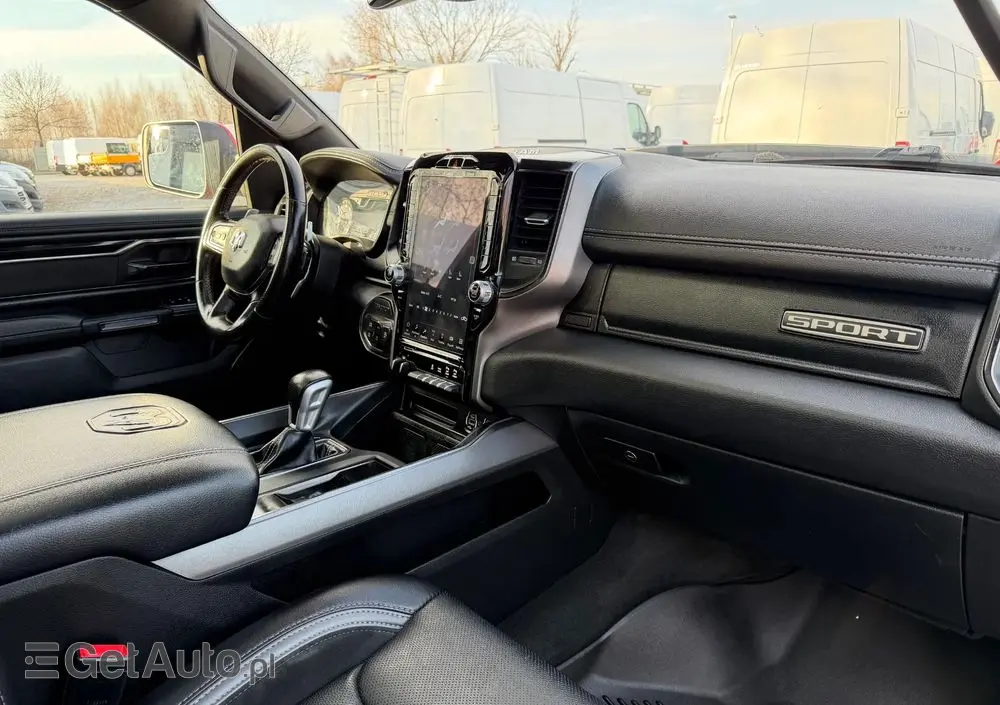 RAM 1500 Crew Cab Shortbed Laramie