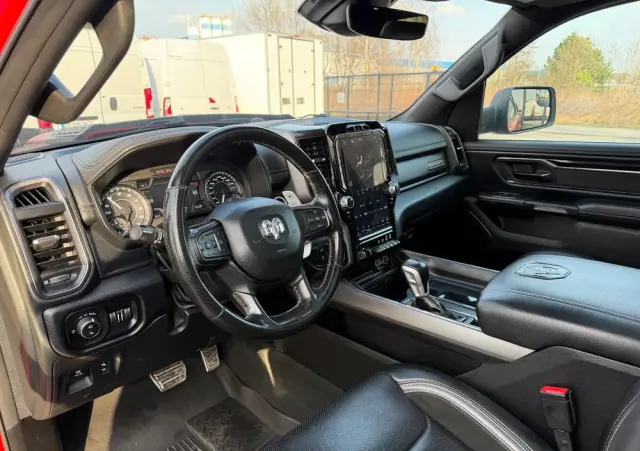 RAM 1500 Crew Cab Shortbed Laramie
