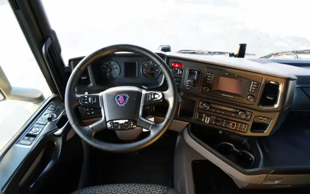 SCANIA R 450 / RETARDER / HYDRAULIKA / KLIMATYZACJA POSTOJOWA / OPONY 100% 