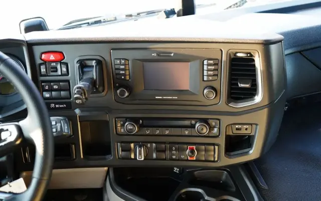 SCANIA R 450 / RETARDER / HYDRAULIKA / KLIMATYZACJA POSTOJOWA / OPONY 100% 