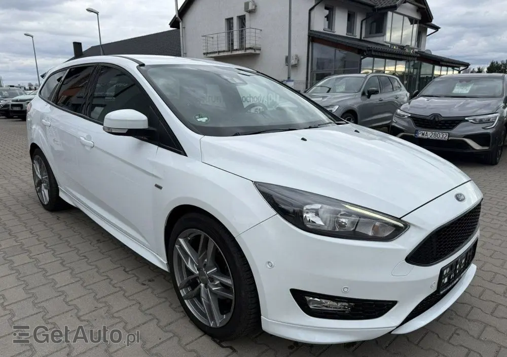 FORD Focus 1.0 EcoBoost ST-Line Black ASS