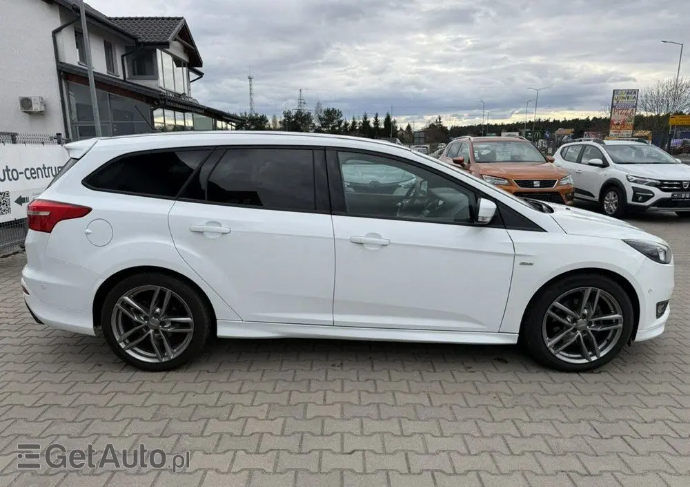 FORD Focus 1.0 EcoBoost ST-Line Black ASS