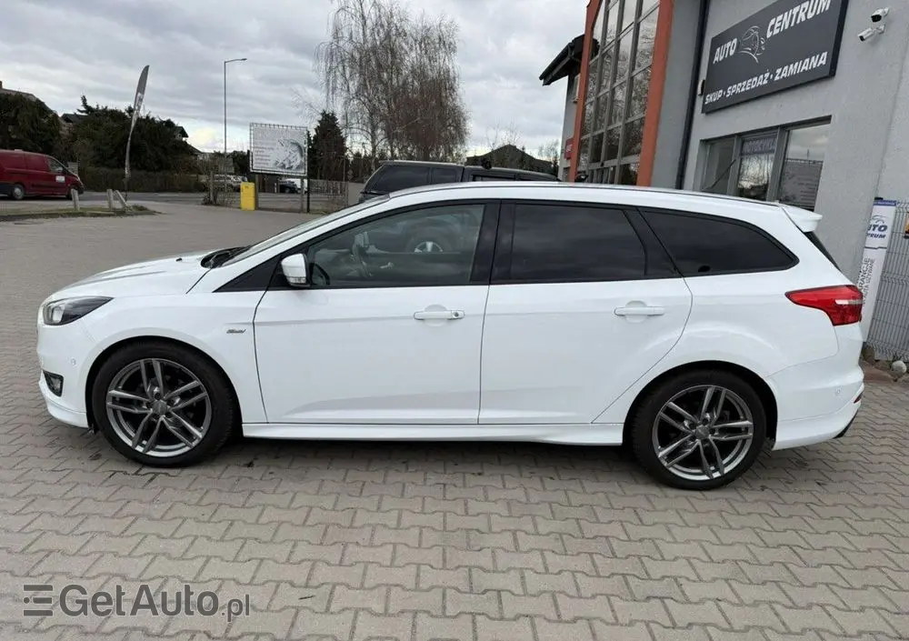 FORD Focus 1.0 EcoBoost ST-Line Black ASS