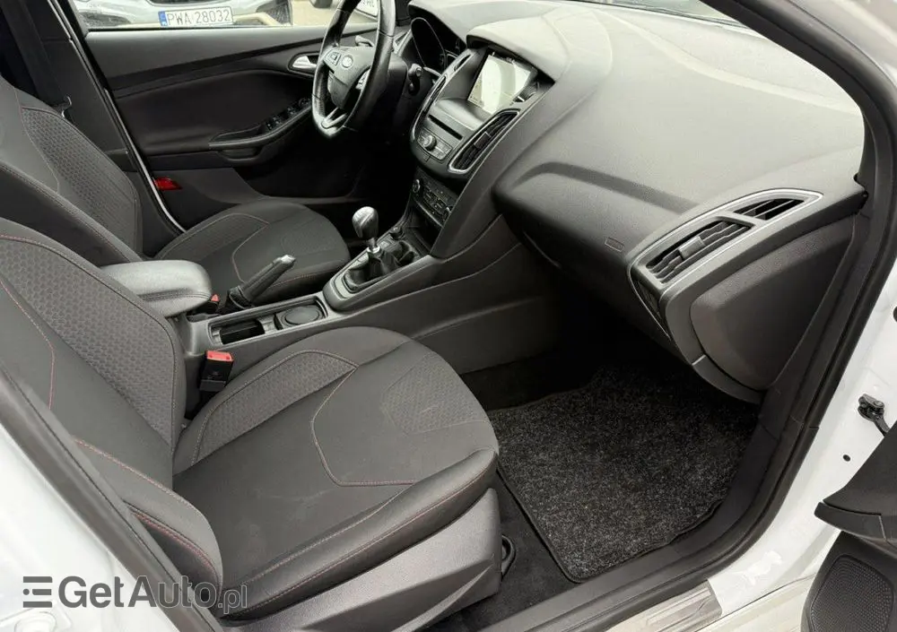 FORD Focus 1.0 EcoBoost ST-Line Black ASS