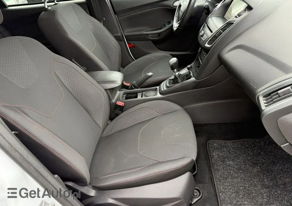 FORD Focus 1.0 EcoBoost ST-Line Black ASS