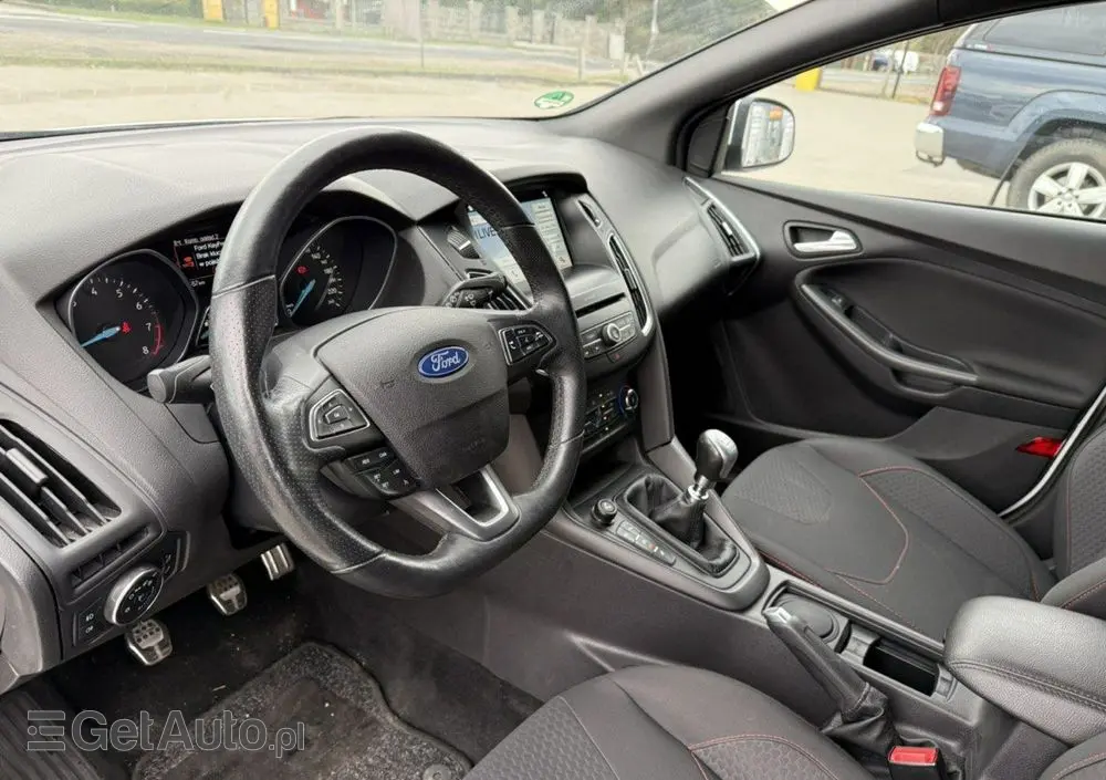 FORD Focus 1.0 EcoBoost ST-Line Black ASS