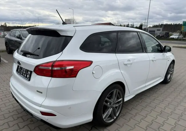 FORD Focus 1.0 EcoBoost ST-Line Black ASS