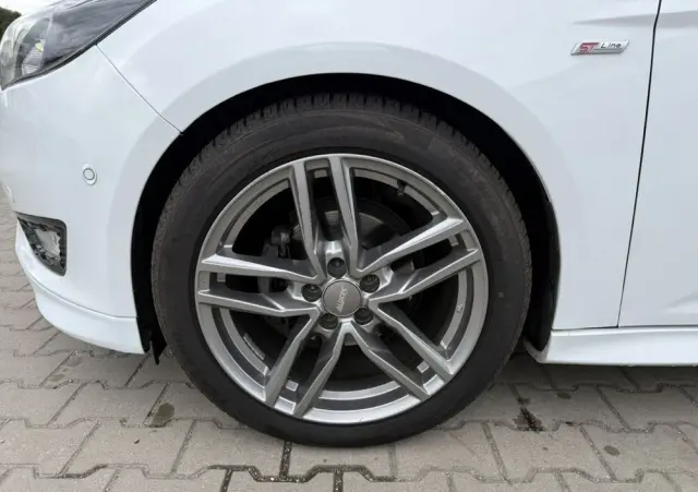 FORD Focus 1.0 EcoBoost ST-Line Black ASS