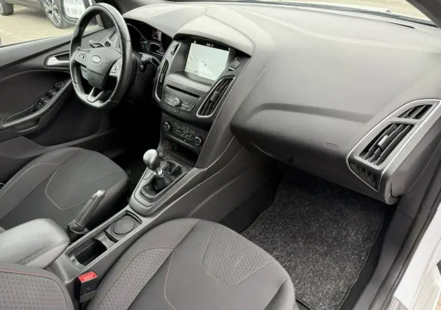FORD Focus 1.0 EcoBoost ST-Line Black ASS