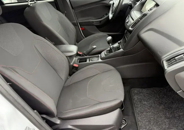 FORD Focus 1.0 EcoBoost ST-Line Black ASS