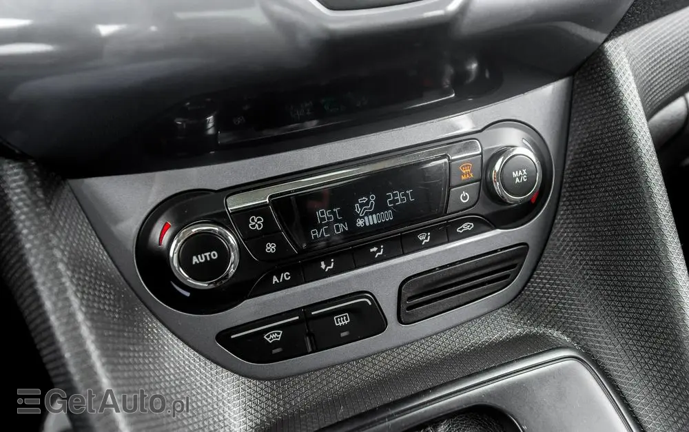 FORD Tourneo Connect Grand 1.6 EcoBoost Titanium