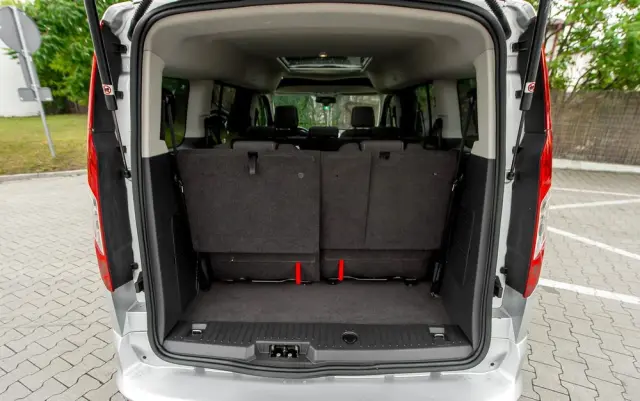 FORD Tourneo Connect Grand 1.6 EcoBoost Titanium