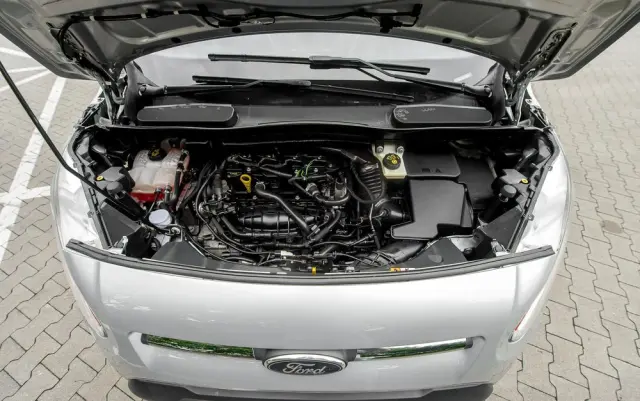 FORD Tourneo Connect Grand 1.6 EcoBoost Titanium