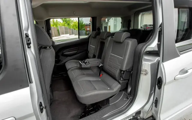 FORD Tourneo Connect Grand 1.6 EcoBoost Titanium