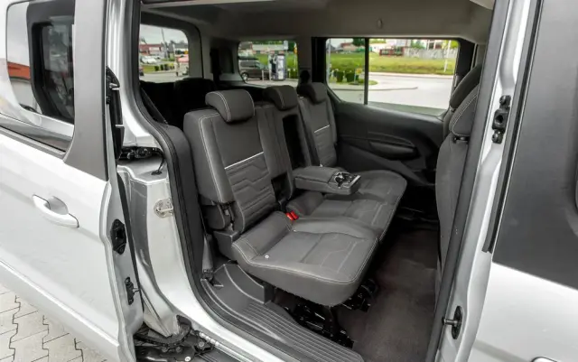 FORD Tourneo Connect Grand 1.6 EcoBoost Titanium