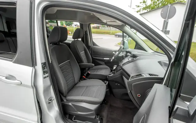 FORD Tourneo Connect Grand 1.6 EcoBoost Titanium