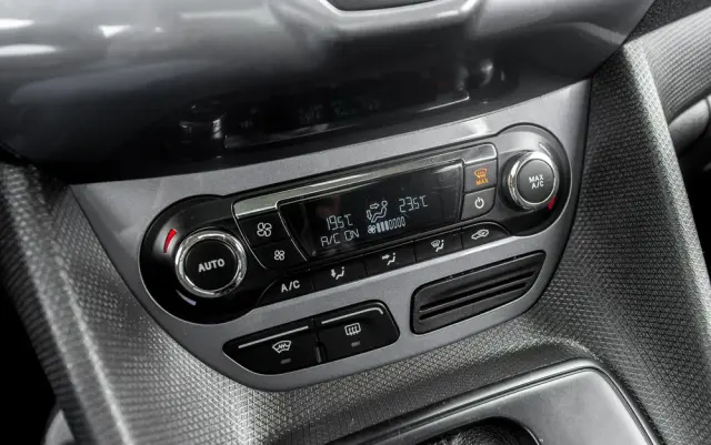 FORD Tourneo Connect Grand 1.6 EcoBoost Titanium