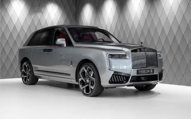 ROLLS-ROYCE Cullinan 