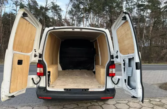 VOLKSWAGEN TRANSPORTER 