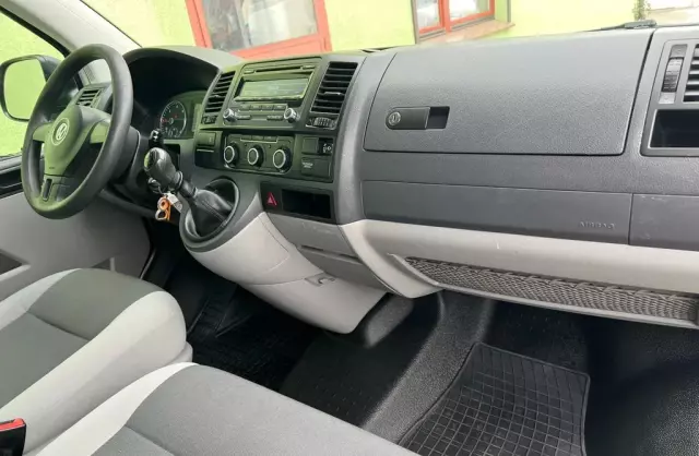 VOLKSWAGEN TRANSPORTER 