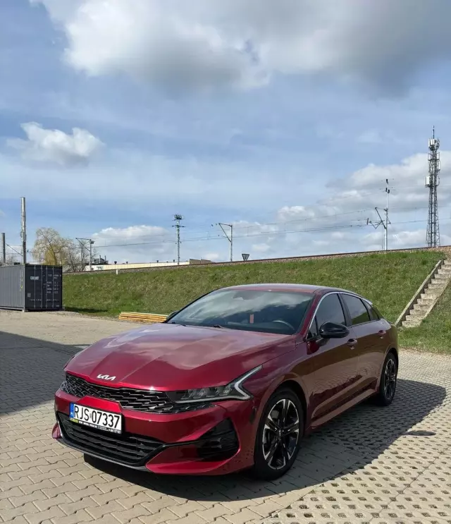 KIA K5 