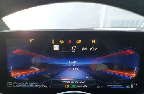 MERCEDES-BENZ EQE 