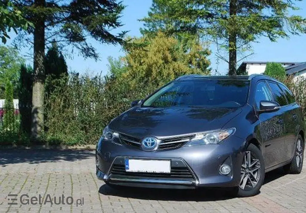 TOYOTA Auris 