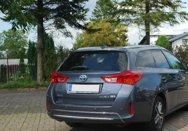 TOYOTA Auris 