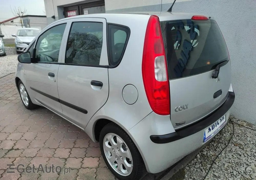 MITSUBISHI Colt 