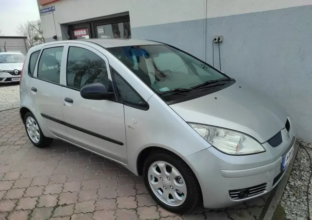 MITSUBISHI Colt 