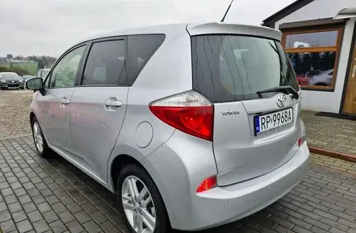 TOYOTA Verso-S 