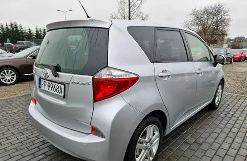 TOYOTA Verso-S 